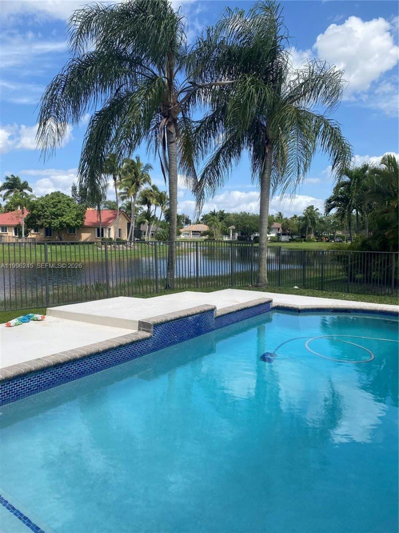 3066 Lakewood Cir, Weston, FL 33332 Photo
