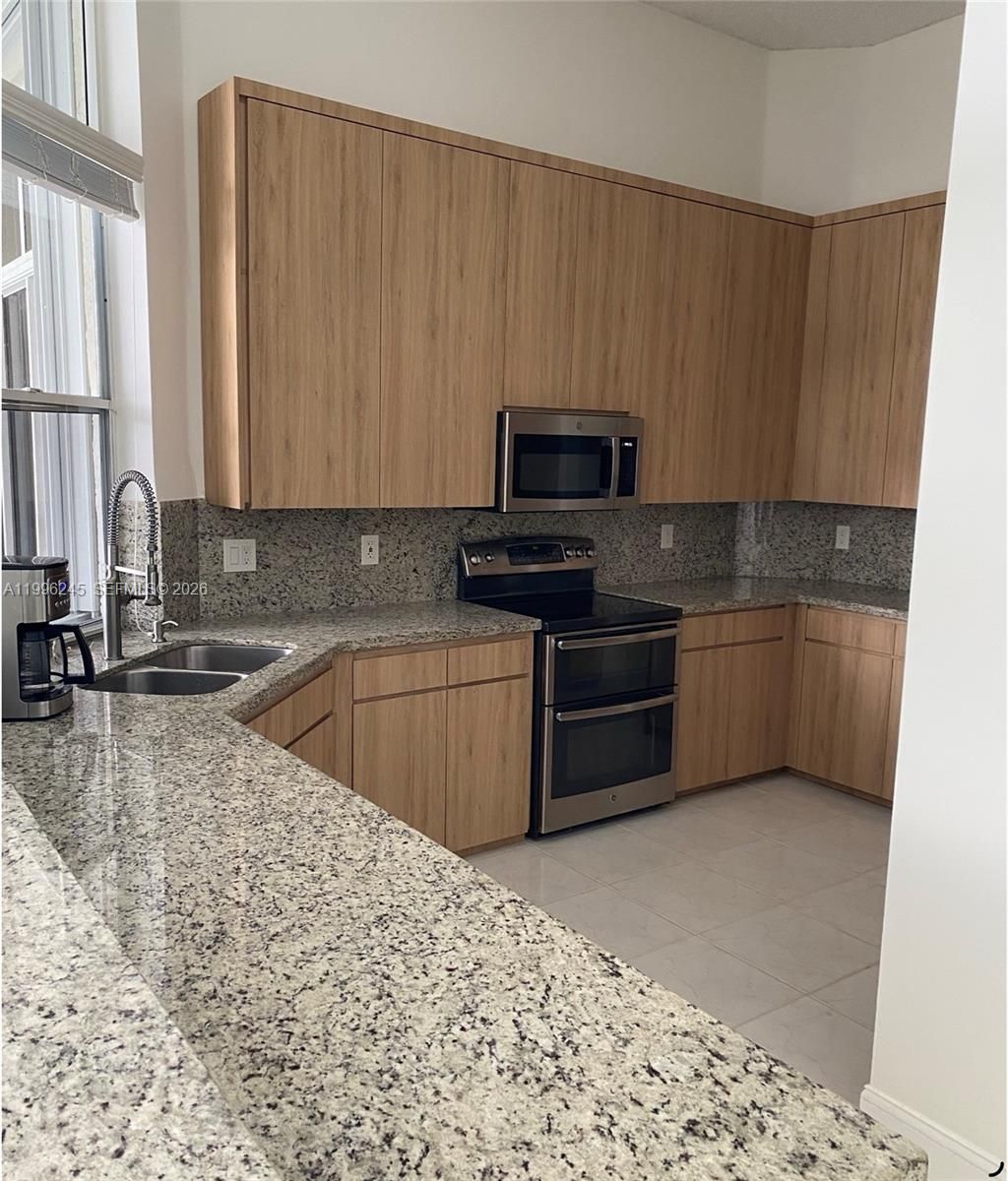 3066 Lakewood Cir, Weston, FL 33332 Photo