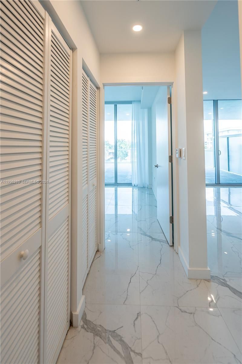 8425 Crespi Blvd, Unit 302, Miami Beach, FL 33141 Photo