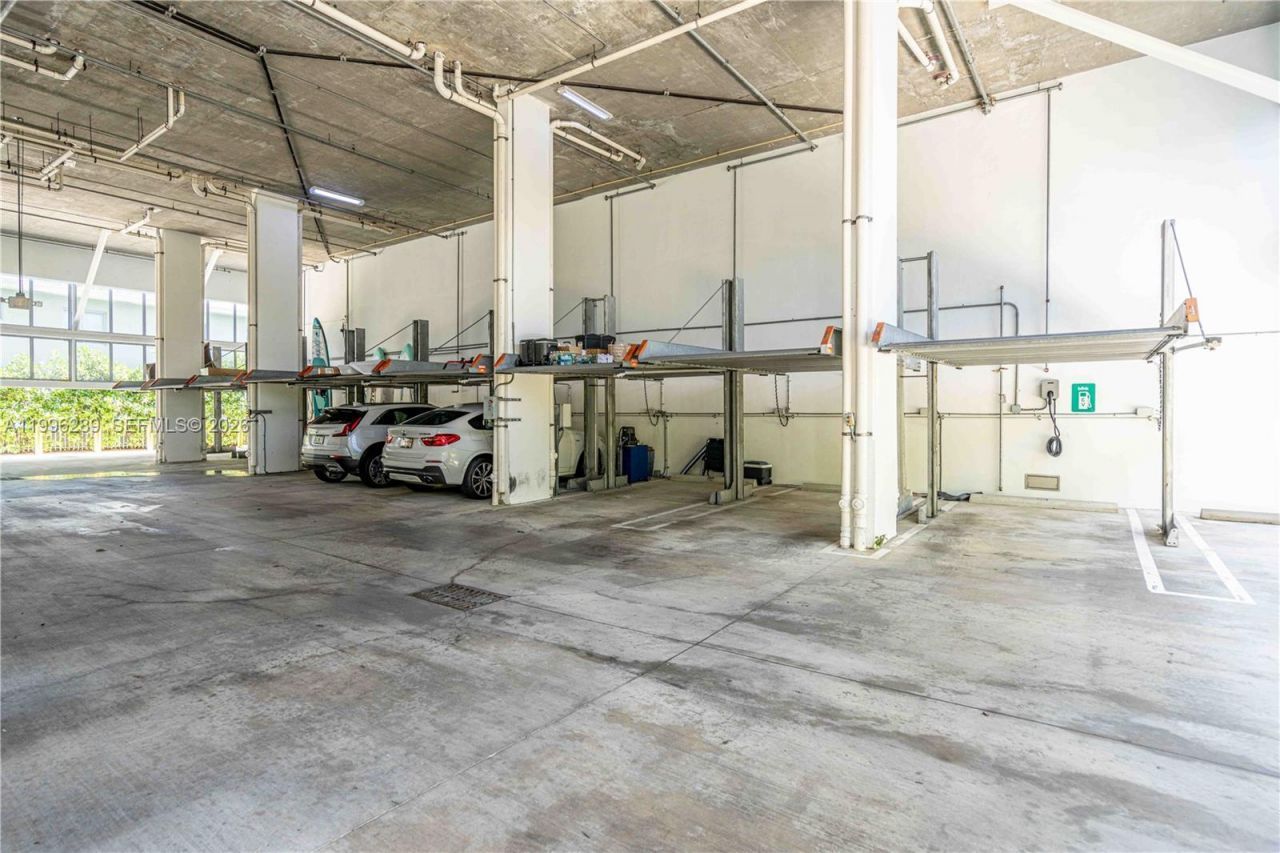 8425 Crespi Blvd, Unit 302, Miami Beach, FL 33141 Photo