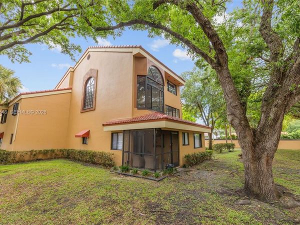 15485 N Miami Lakeway N, Unit 208-2, Miami Lakes, FL 33014