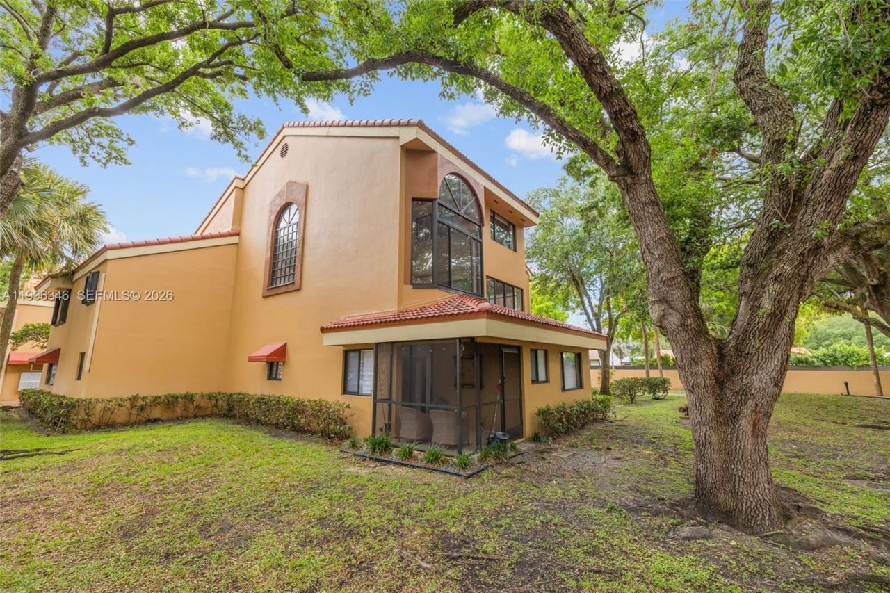 15485 N Miami Lakeway N, Unit 208-2, Miami Lakes, FL 33014 Main Photo