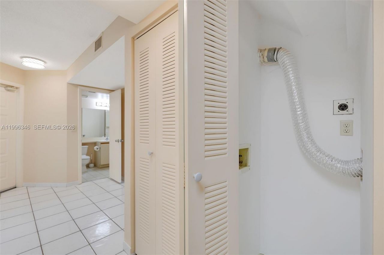 15485 N Miami Lakeway N, Unit 208-2, Miami Lakes, FL 33014 Photo
