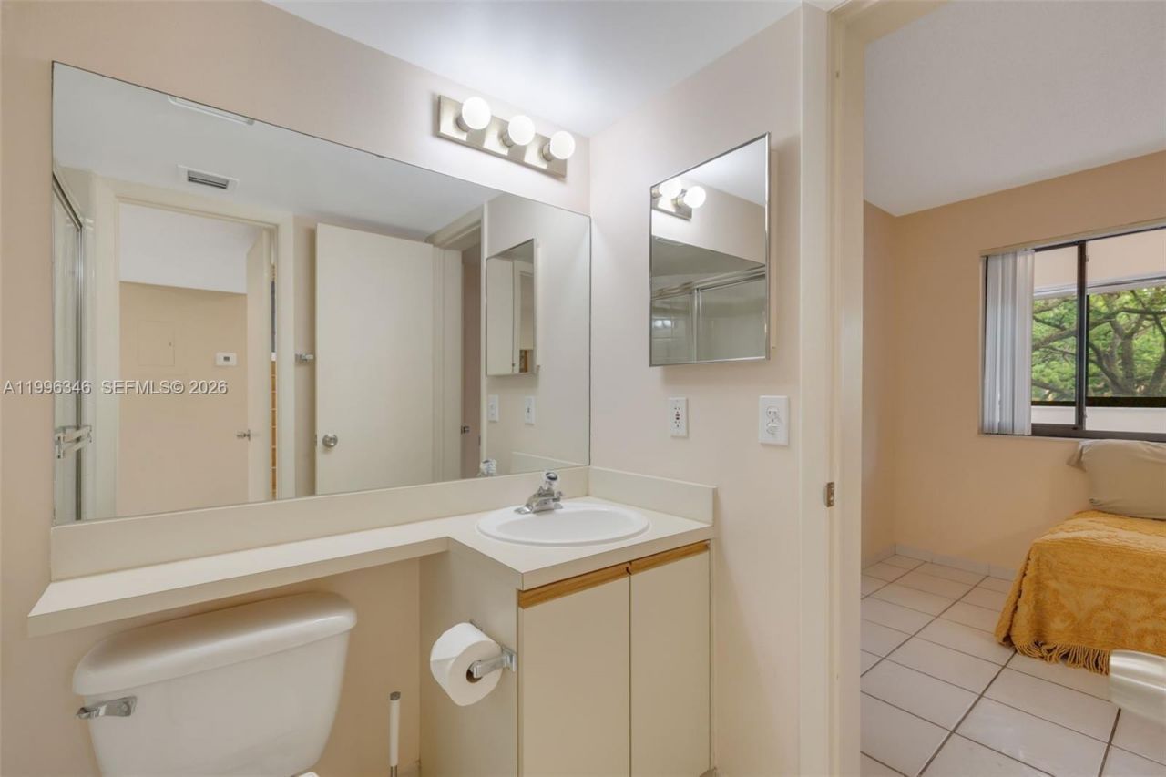 15485 N Miami Lakeway N, Unit 208-2, Miami Lakes, FL 33014 Photo