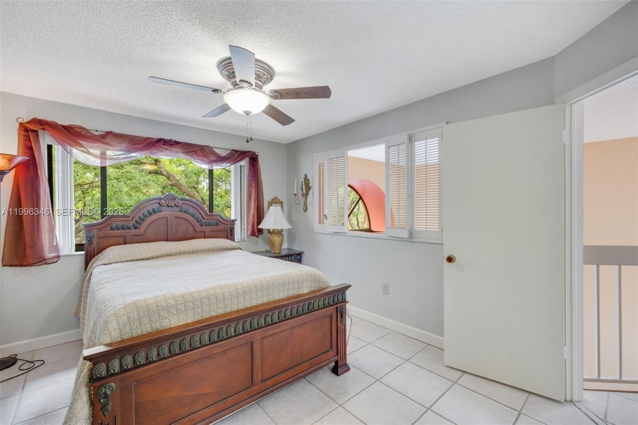 15485 N Miami Lakeway N, Unit 208-2, Miami Lakes, FL 33014 Photo