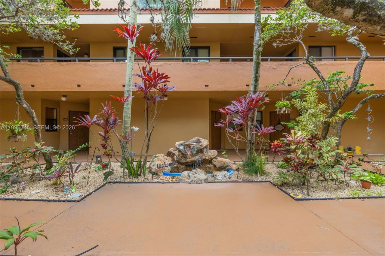 15485 N Miami Lakeway N, Unit 208-2, Miami Lakes, FL 33014 Photo