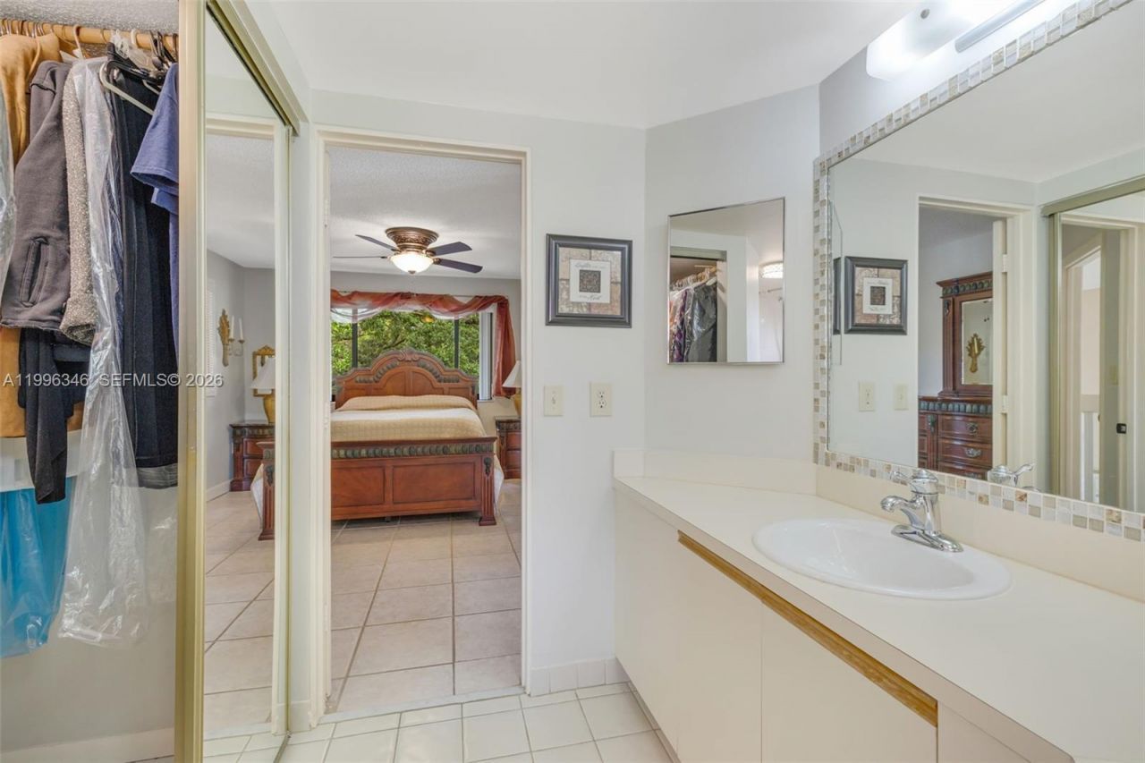 15485 N Miami Lakeway N, Unit 208-2, Miami Lakes, FL 33014 Photo