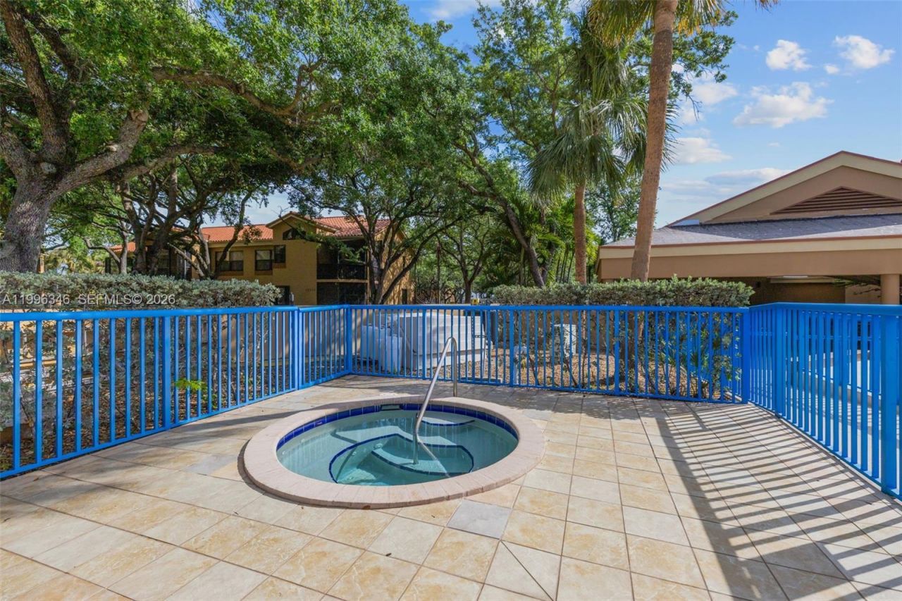 15485 N Miami Lakeway N, Unit 208-2, Miami Lakes, FL 33014 Photo