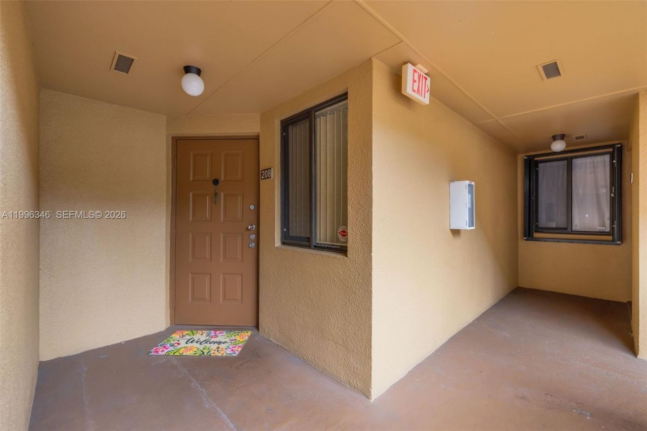 15485 N Miami Lakeway N, Unit 208-2, Miami Lakes, FL 33014 Photo
