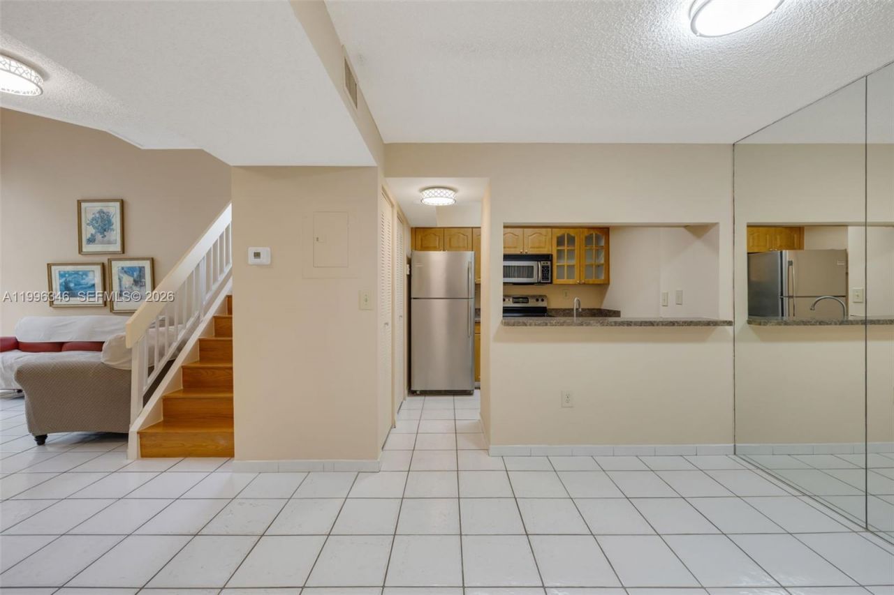 15485 N Miami Lakeway N, Unit 208-2, Miami Lakes, FL 33014 Photo