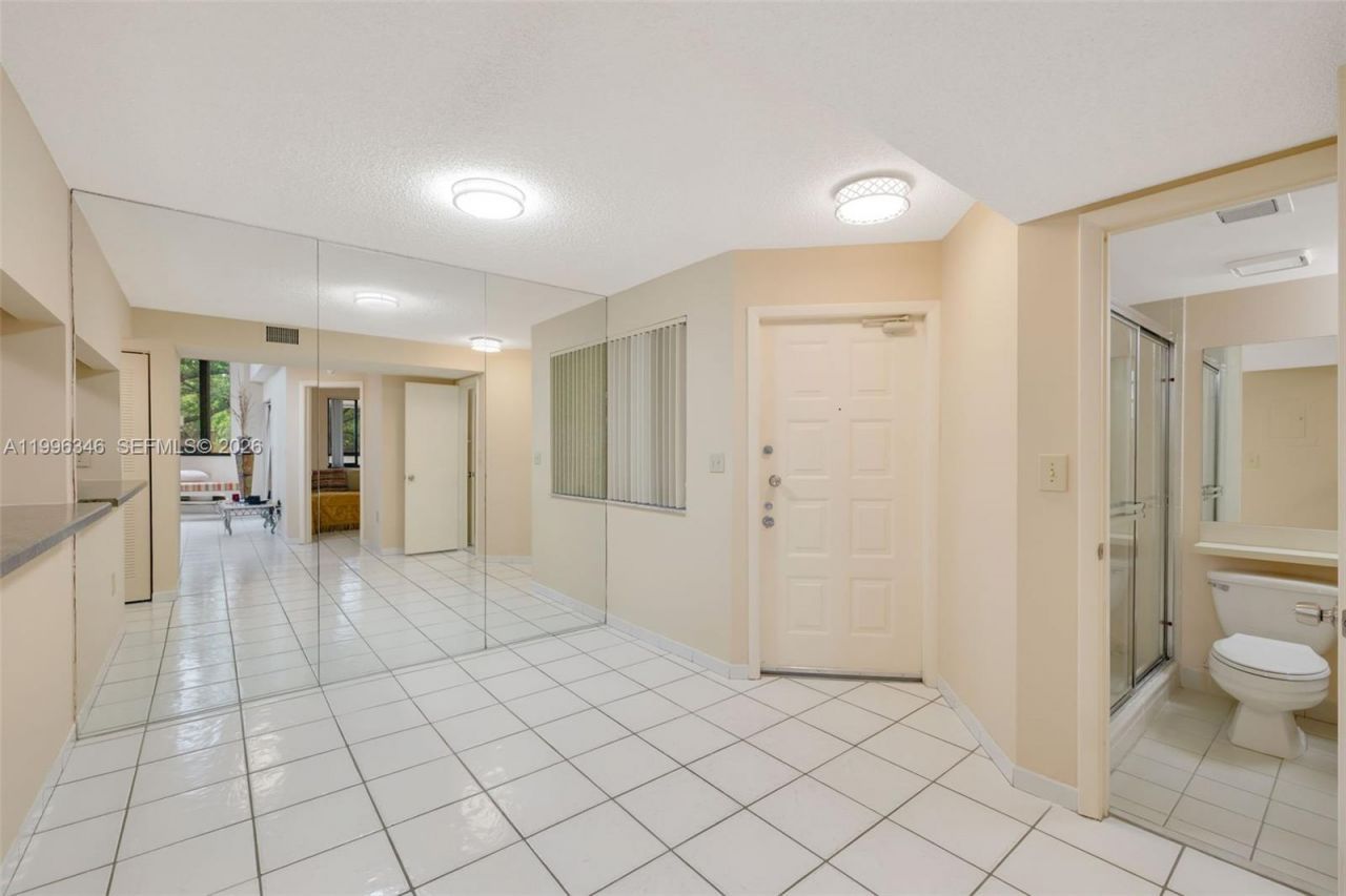 15485 N Miami Lakeway N, Unit 208-2, Miami Lakes, FL 33014 Photo