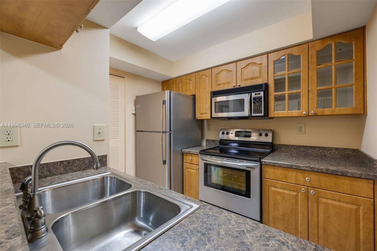 15485 N Miami Lakeway N, Unit 208-2, Miami Lakes, FL 33014 Photo