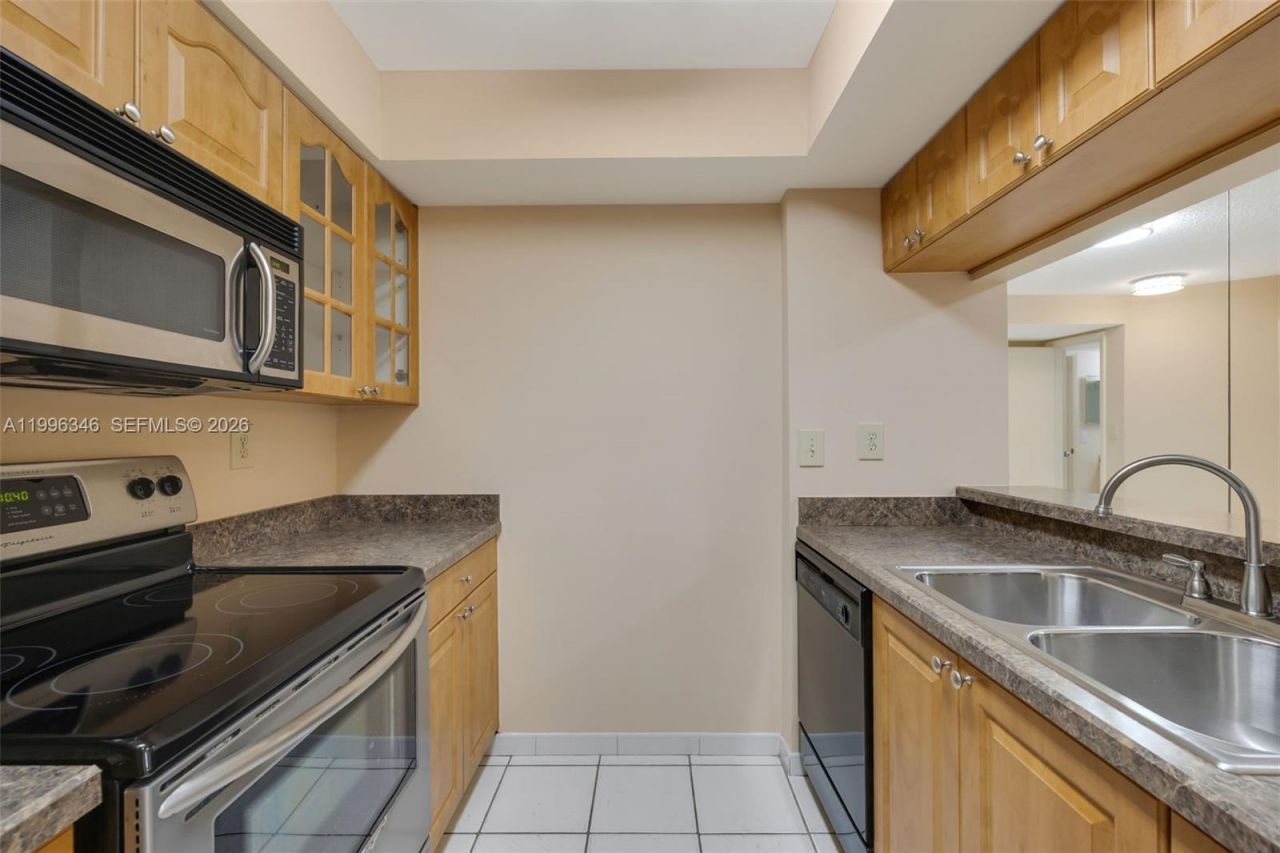 15485 N Miami Lakeway N, Unit 208-2, Miami Lakes, FL 33014 Photo
