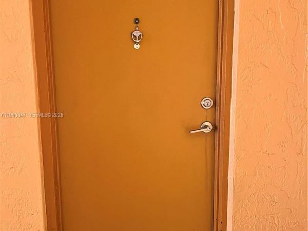 7160 Fairway Dr, Unit J16, Miami Lakes, FL 33014