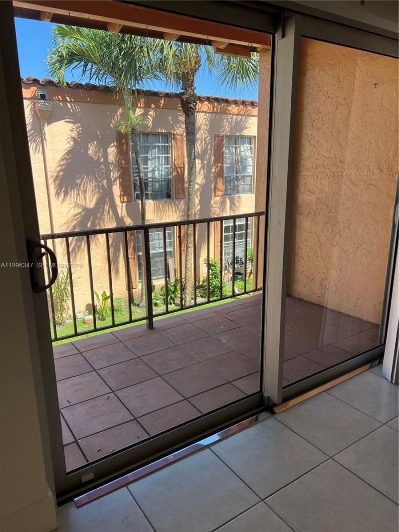 7160 Fairway Dr, Unit J16, Miami Lakes, FL 33014 Photo