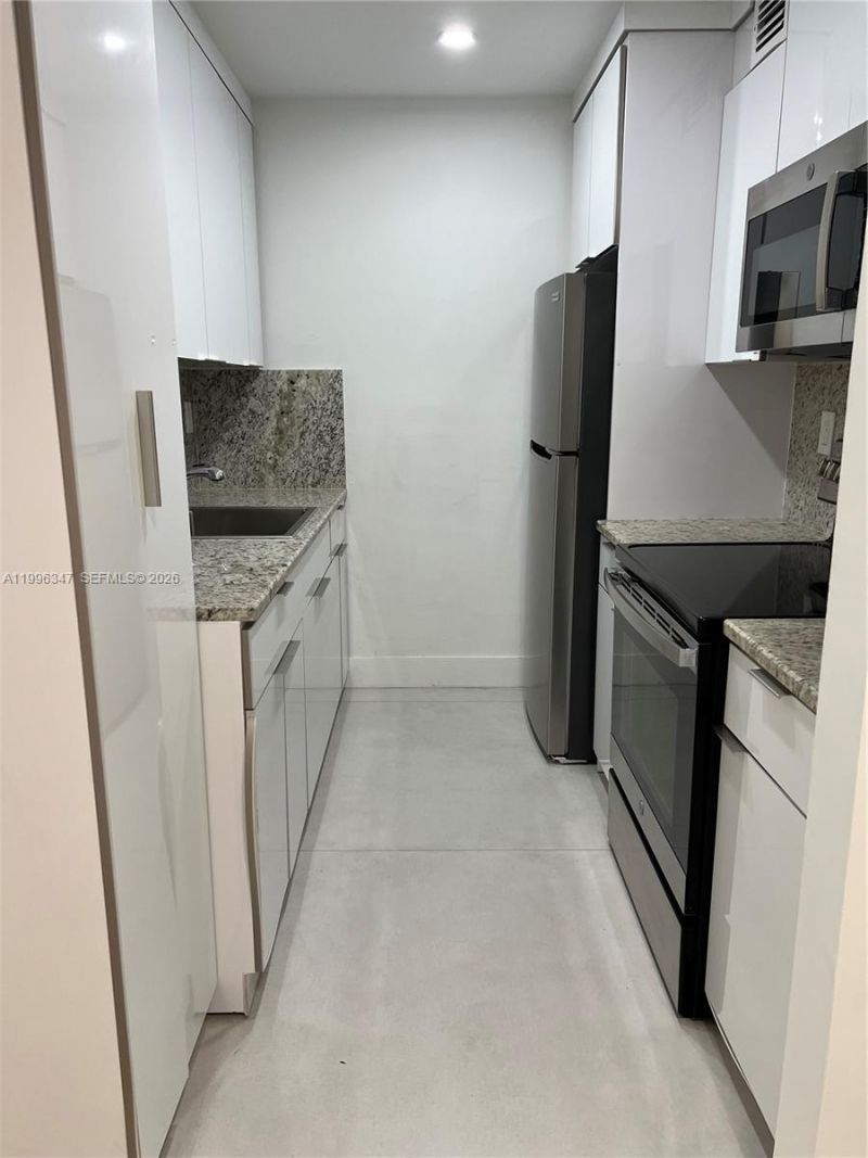 7160 Fairway Dr, Unit J16, Miami Lakes, FL 33014 Photo