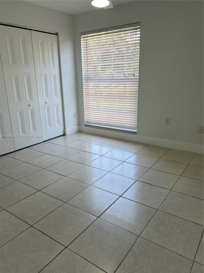 7160 Fairway Dr, Unit J16, Miami Lakes, FL 33014 Photo