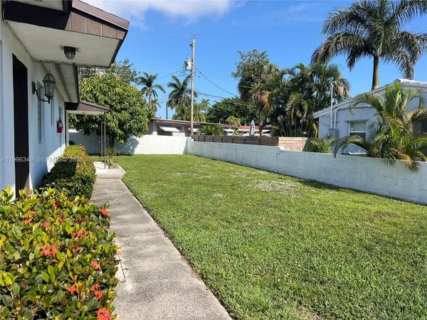 809 NE 2nd St unit 1-2 , Hallandale Beach, FL 33009