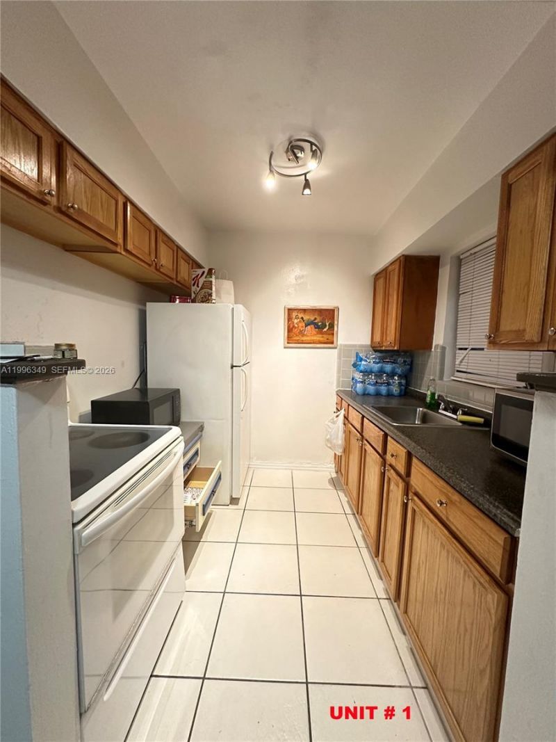 809 NE 2nd St Unit 1-2 , Hallandale Beach, FL 33009 Photo