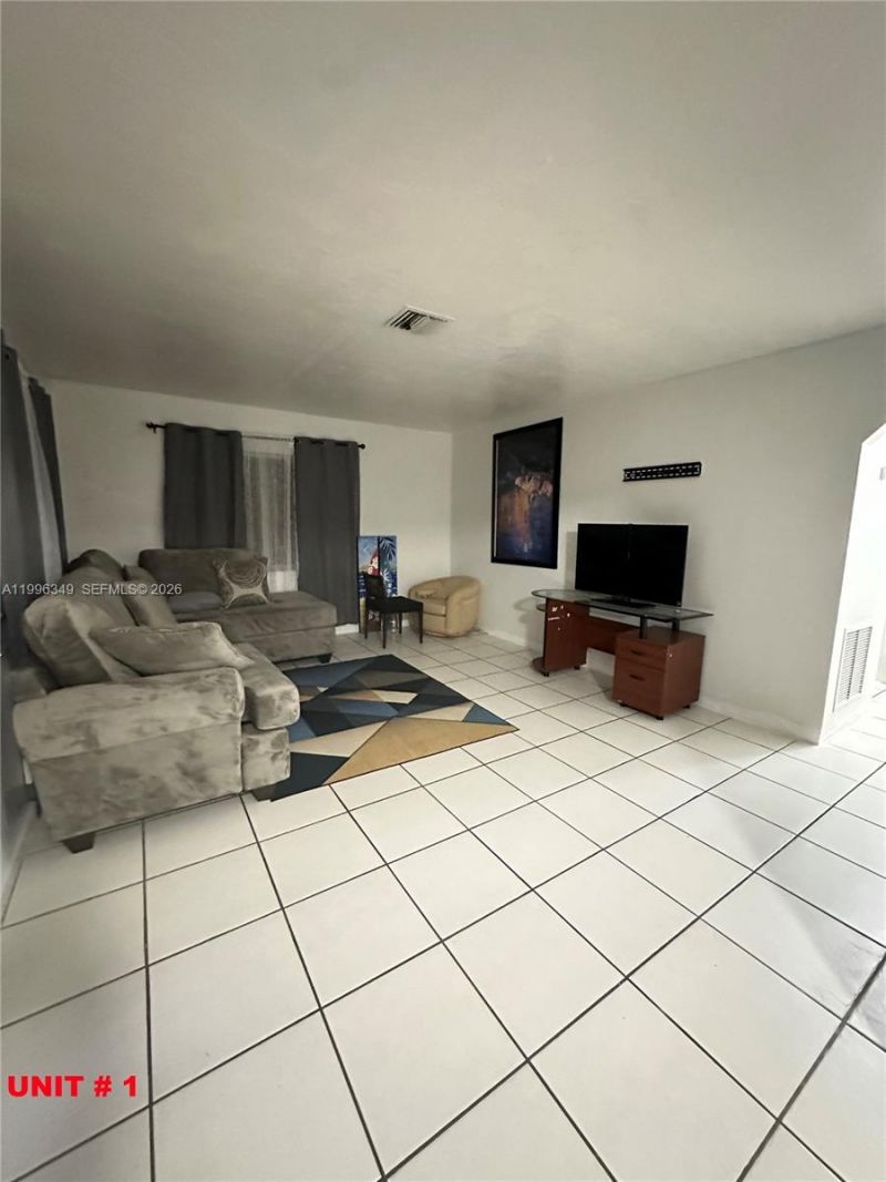 809 NE 2nd St Unit 1-2 , Hallandale Beach, FL 33009 Photo