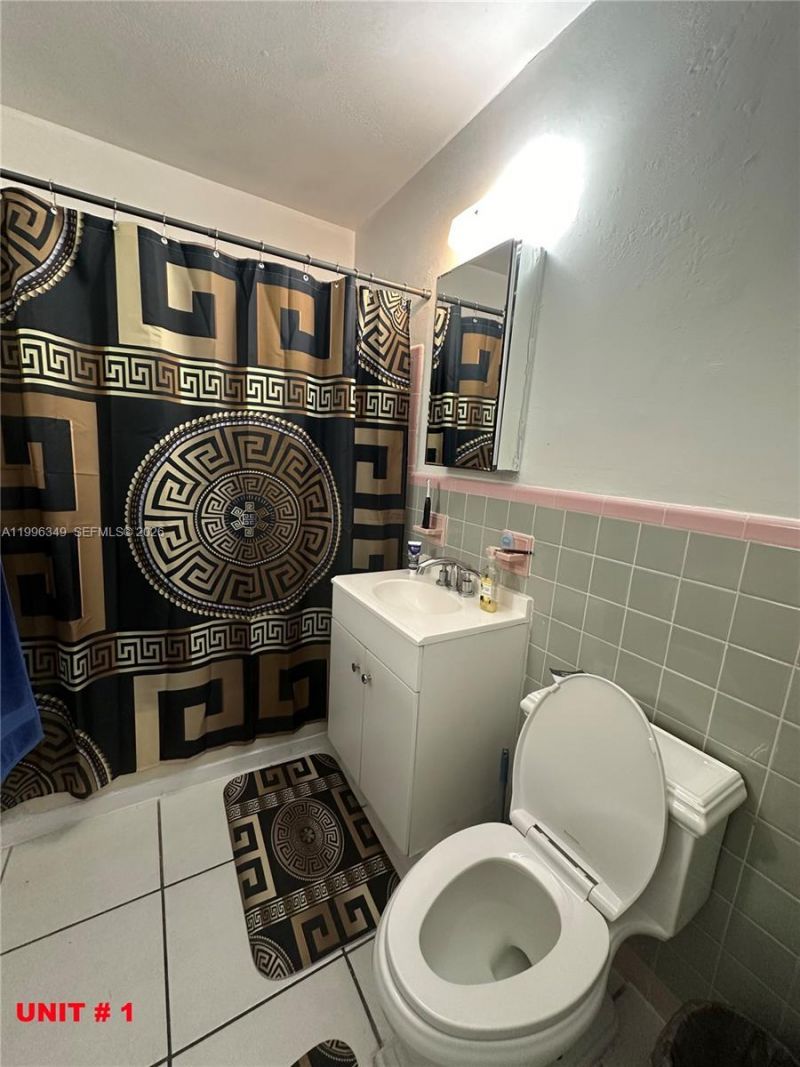 809 NE 2nd St Unit 1-2 , Hallandale Beach, FL 33009 Photo