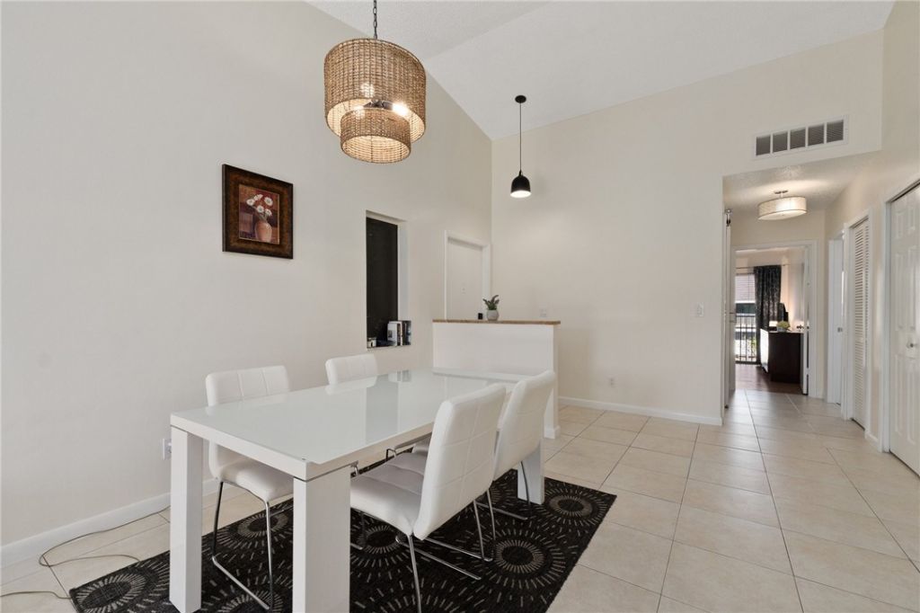3212 S Lakeview Circle, Unit 10205, Fort Pierce, FL 34949 Photo