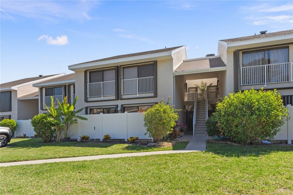 3212 S Lakeview Circle, Unit 10205, Fort Pierce, FL 34949 Photo
