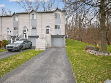 147 Iron Oak Circle, Liverpool, NY 13088