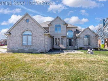 56175 Saint Andrews Drive, Macomb Twp, MI 48042
