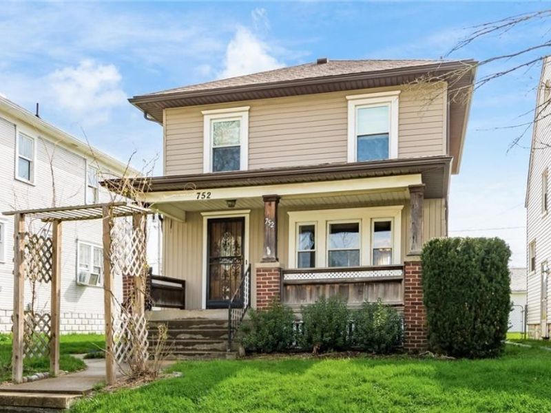 752 Larzelere Avenue , Zanesville, OH 43701 Photo 1