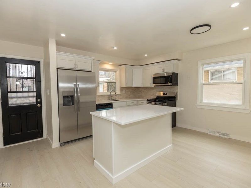 4381 Lucille Avenue, South Euclid, OH 44121 Photo 6