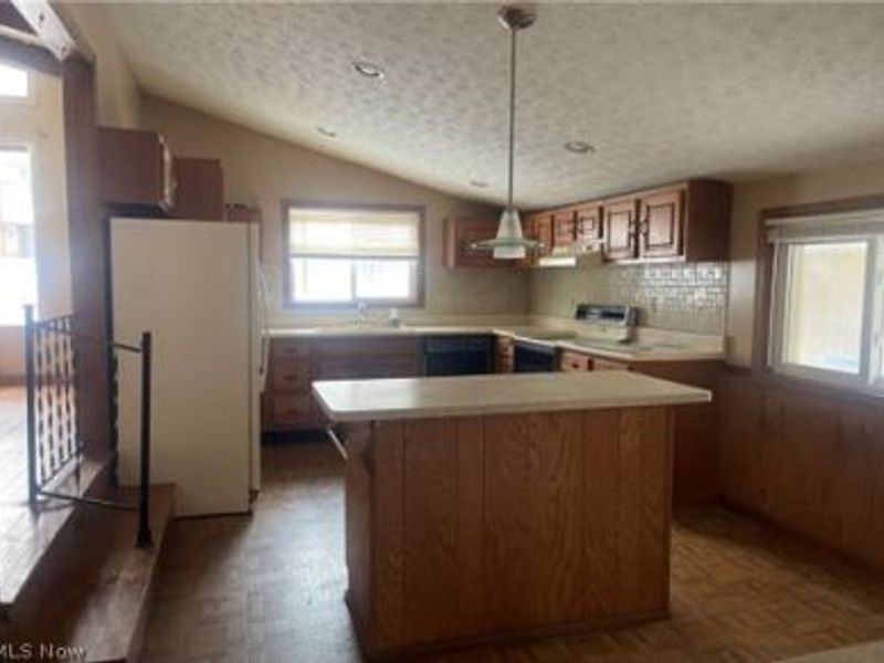 3809 N Glenridge Road , Green, OH 44319 Photo 4