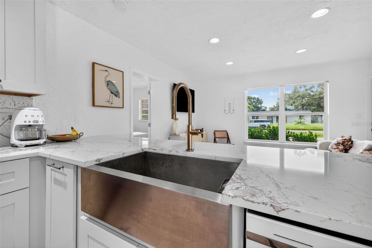 637 41st Avenue Ne, Saint Petersburg, FL 33703 Photo