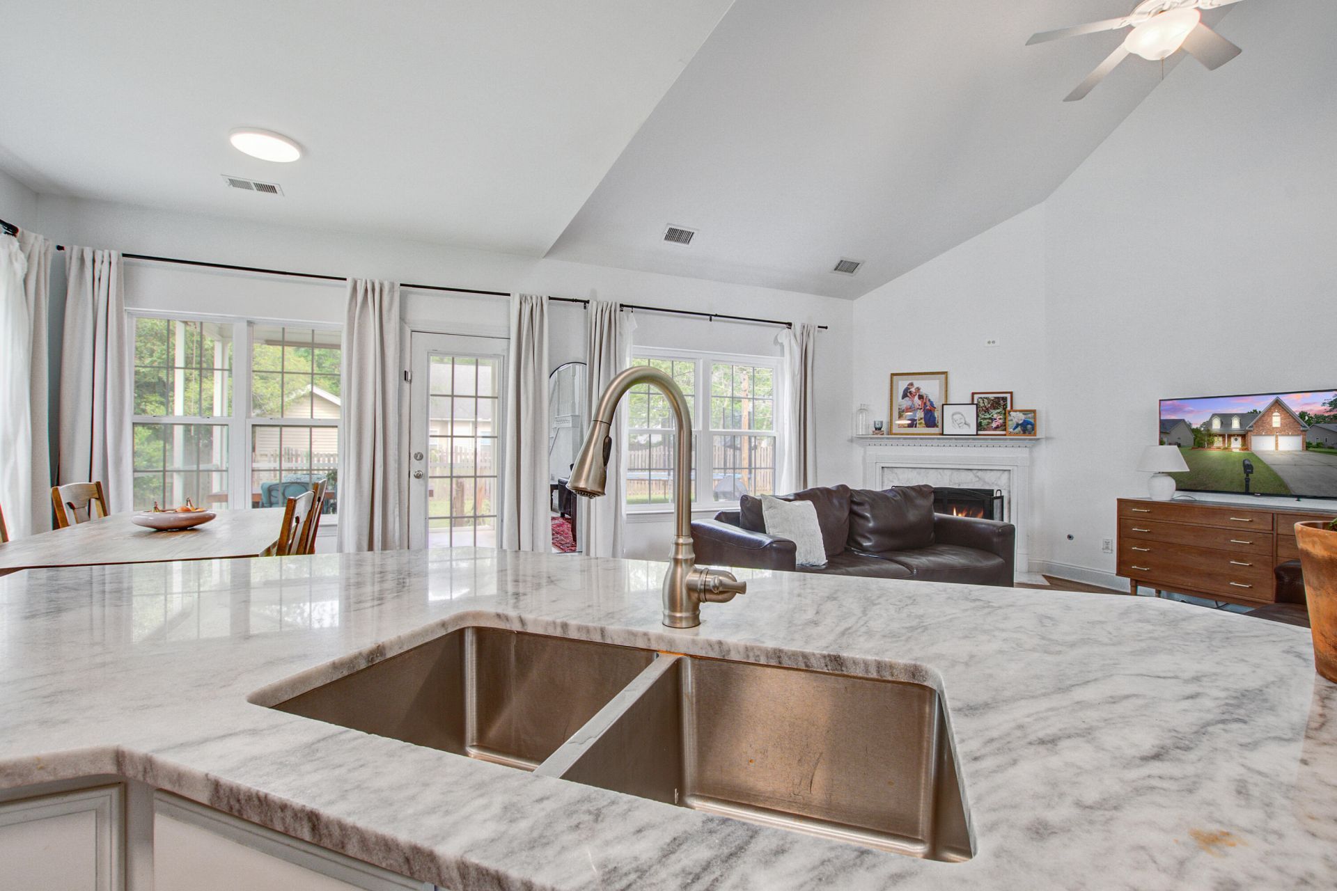 103 Stonewall Court Photo 7