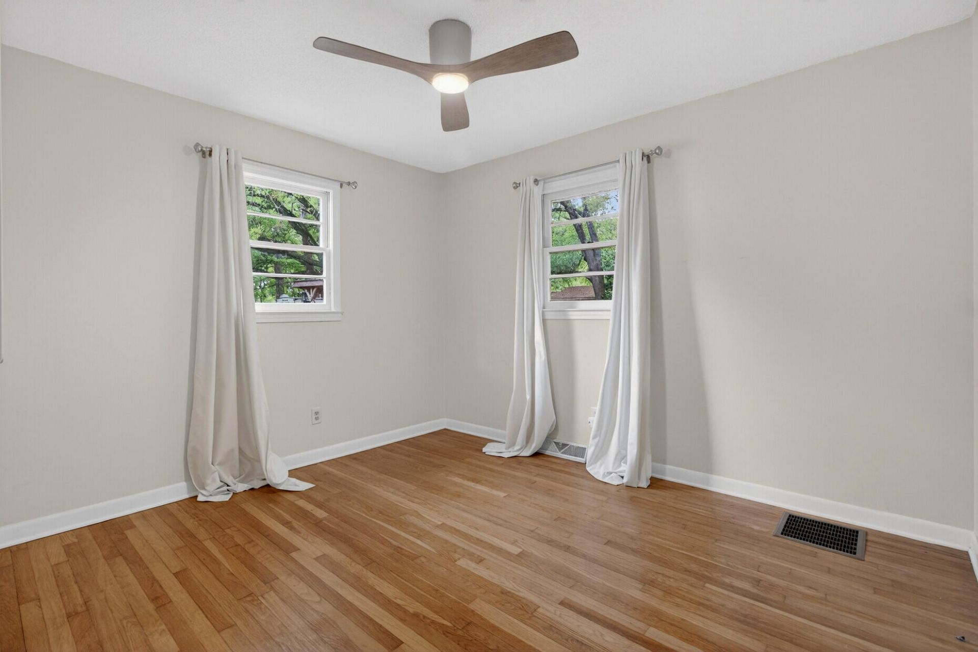 4773 Lysa Avenue Photo 26