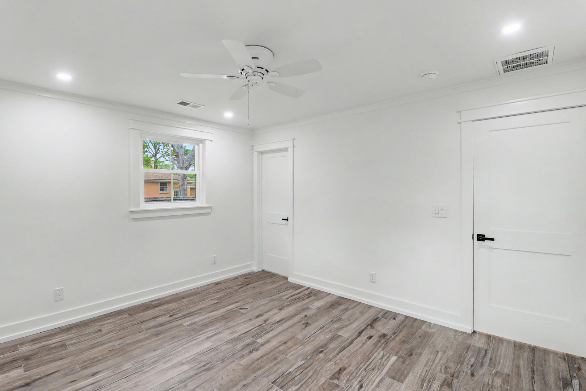 1328 Hermitage Avenue Photo 32