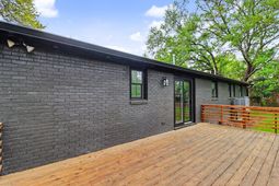 1328 Hermitage Avenue photo 4