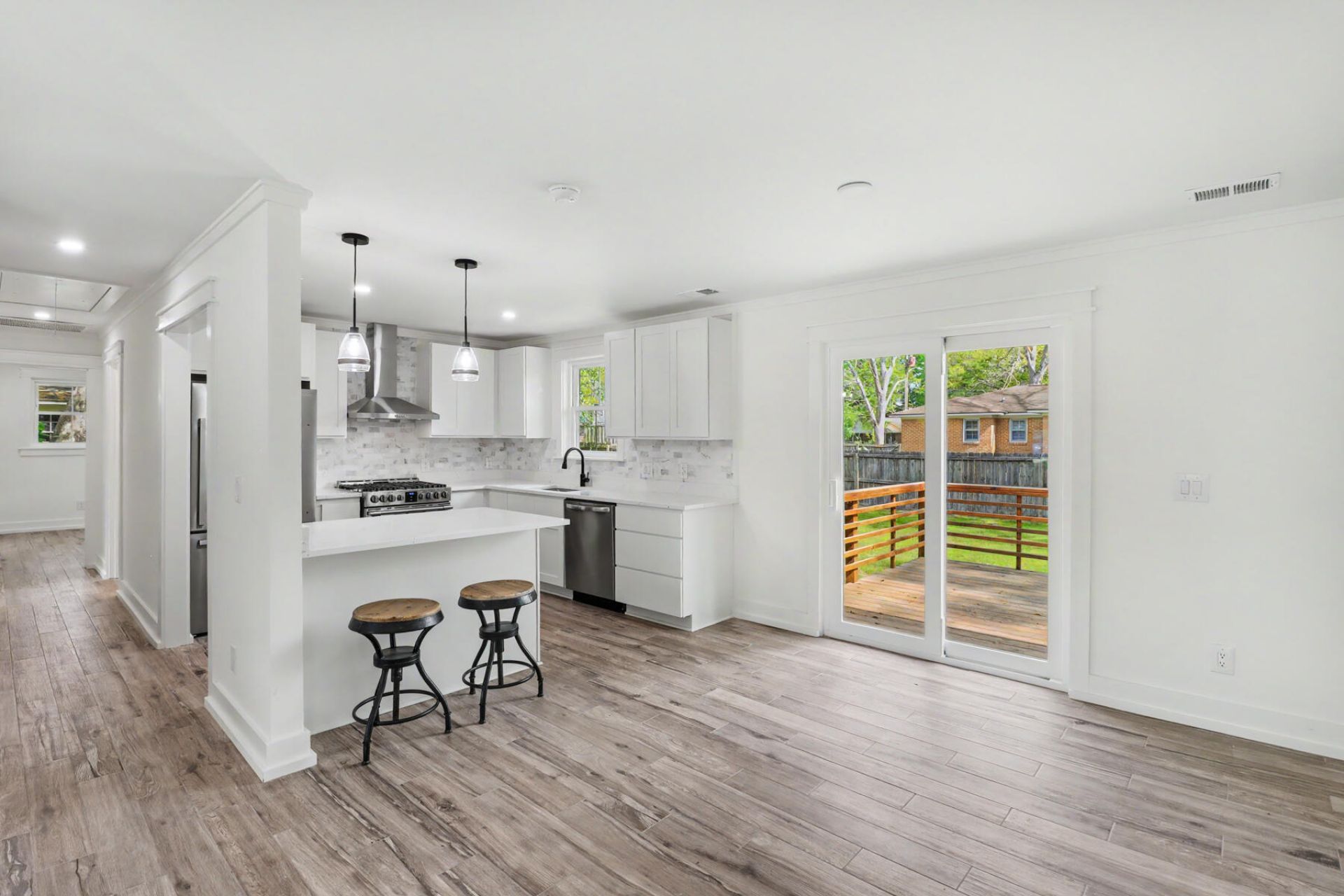 1328 Hermitage Avenue Photo 7