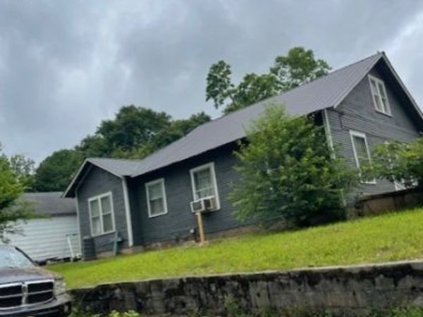 220 Lafayette Ave , Lawrenceburg, TN 38464