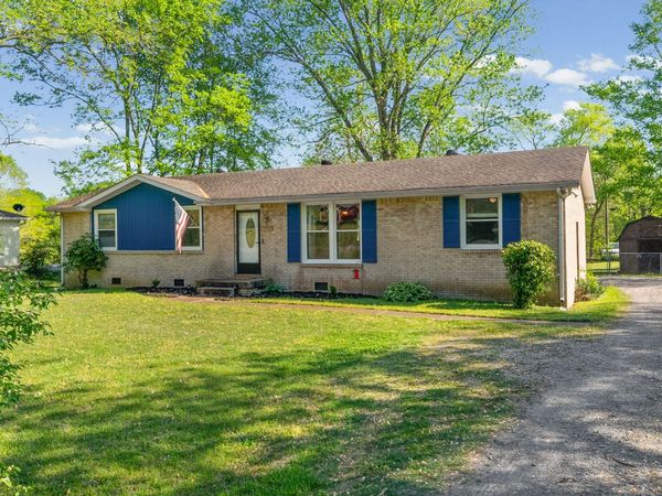 230 E Old Trenton Rd, Clarksville, TN 37043