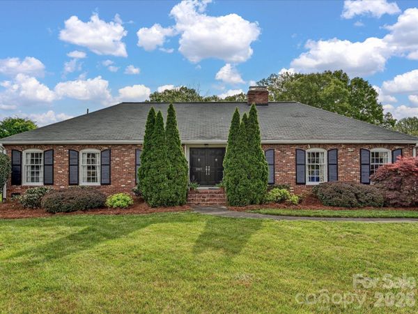 3927 Barclay Downs Drive , Charlotte, NC 28209