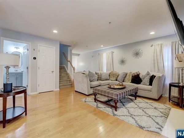 2 Marina Drive, BAYONNE, NJ 07002