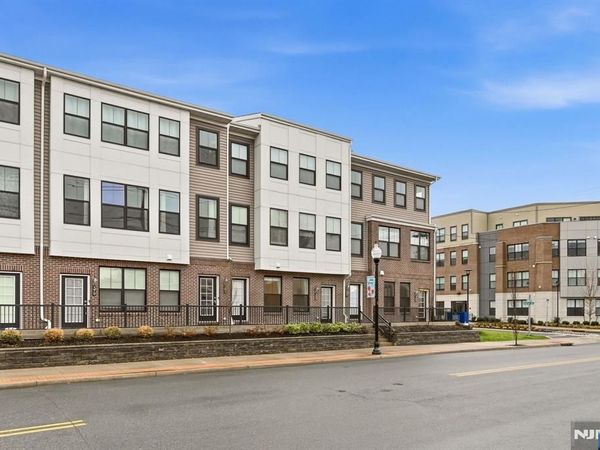 385 Main Street, LITTLE FALLS, NJ 07424