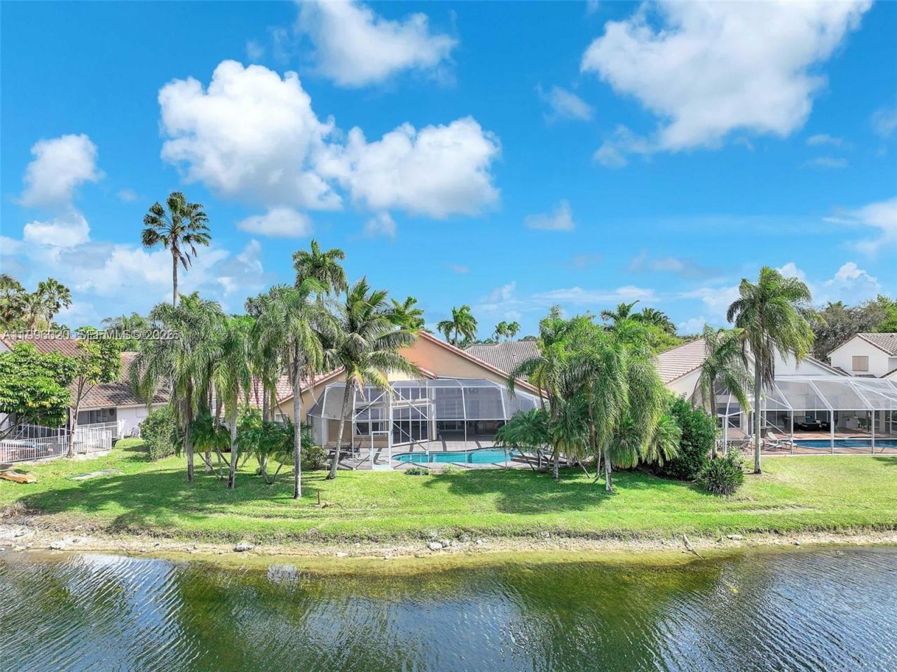 620 W Laurel Ln W, Pembroke Pines, FL 33027 Photo