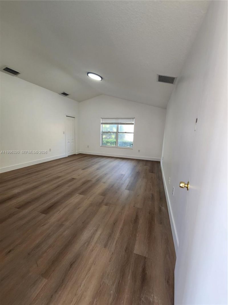 620 W Laurel Ln W, Pembroke Pines, FL 33027 Photo