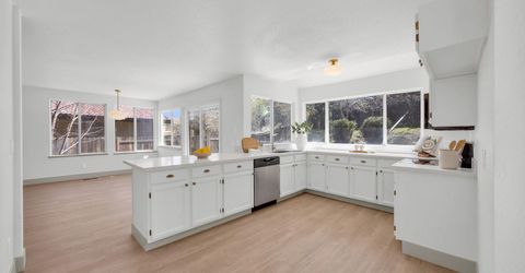 6850 Forsythia Way, Reno, NV 89506 Photo