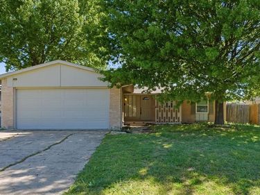 8660 Kingspoint Drive, Dallas, TX 75238