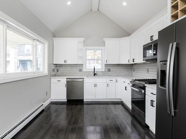 23 Lynn St, Peabody, MA 01960