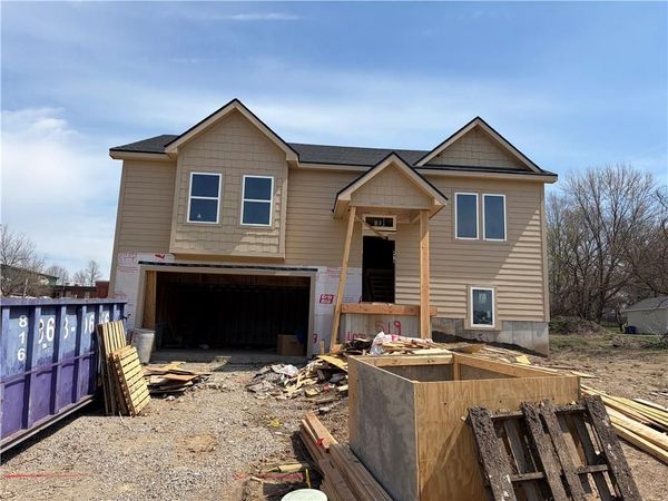 519 Hawthorne Street, Smithville, MO 64089