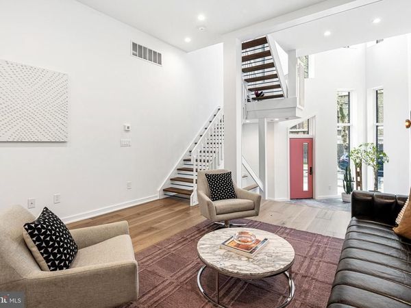 633 E THOMPSON STREET , PHILADELPHIA, PA 19125